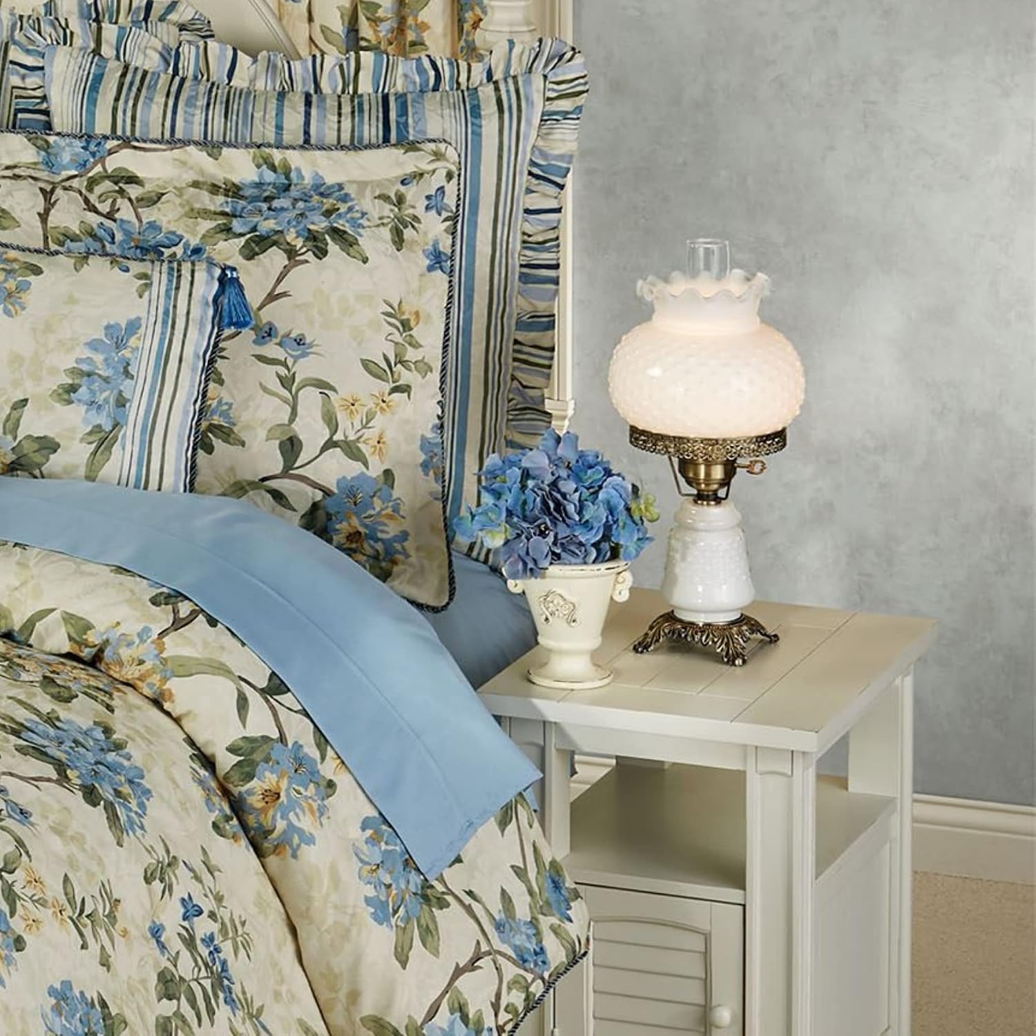 Touch of Class Hobnail Glass Table Lamp